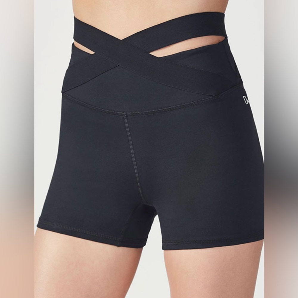 NWT Fabletics Jordana High Waisted Short Black Small